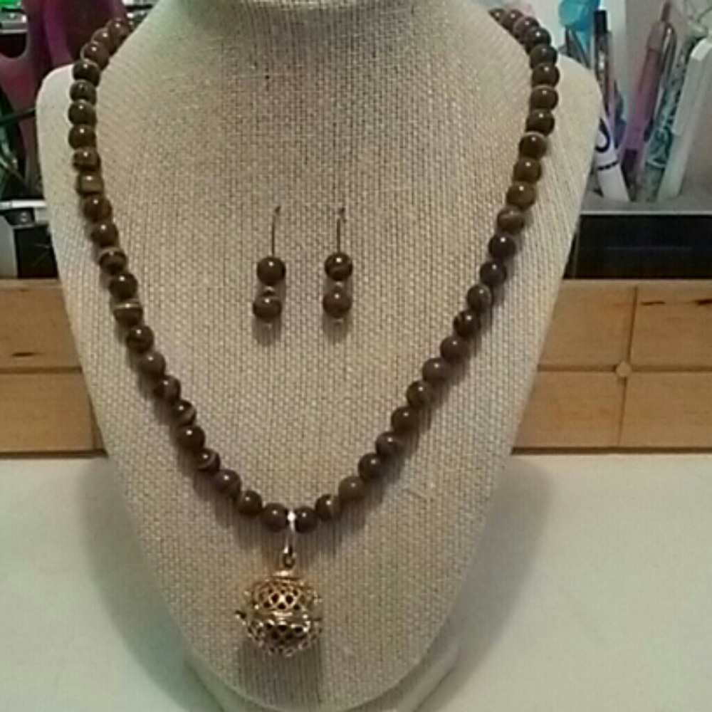 PERFUME /ESSENTIAL OIL DIFFUSER TIGERS EYE NECKLAC